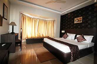 Punyalakshmi Hotel, Raichak 2